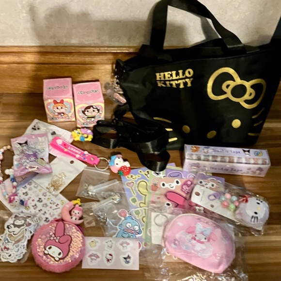 Hello Kitty Black Tote Bag w/2 Cry Baby Figures in  Hello Kitty in Front & More - Picture 1 of 11